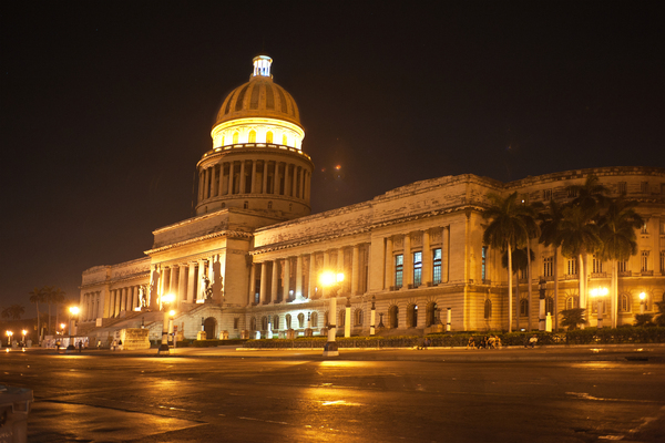 El Capitolio en la noche